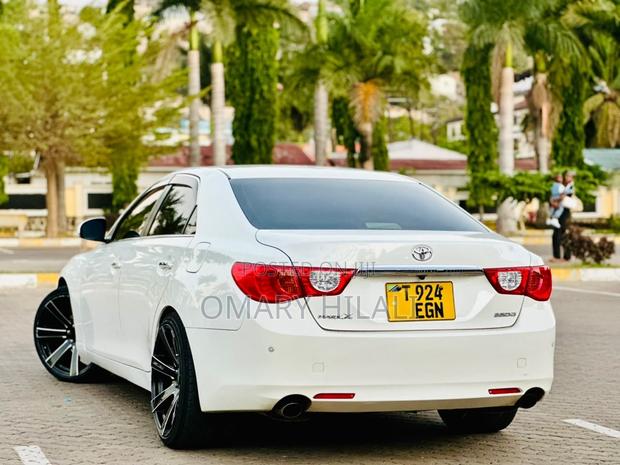 Toyota Mark X 2012 Pearl
