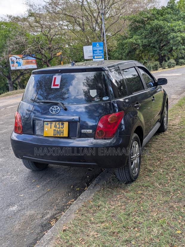 Toyota IST 2004 Blue