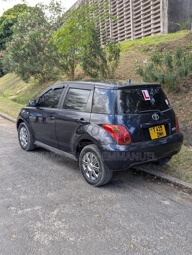 Toyota IST 2004 Blue