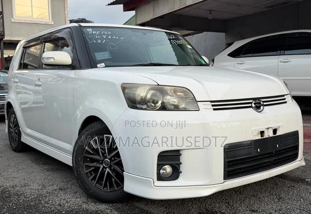 Toyota Corolla Rumion Hatchback 1.5 FWD 2009 Off white