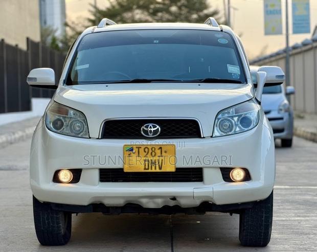 Toyota Rush 2007 White