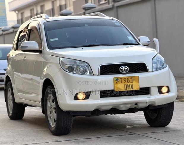 Toyota Rush 2007 White