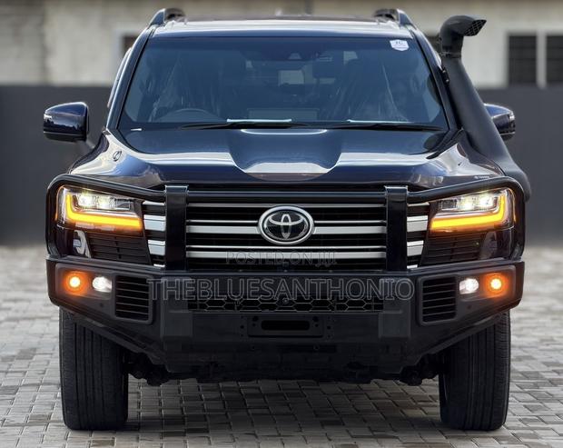 Toyota Land Cruiser 2024 Blue