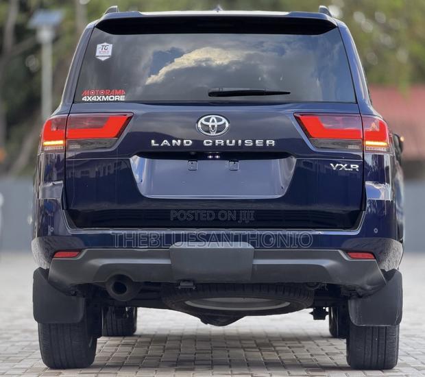 Toyota Land Cruiser 2024 Blue