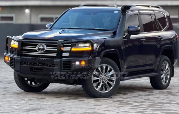 Toyota Land Cruiser LC300 2024 Purple