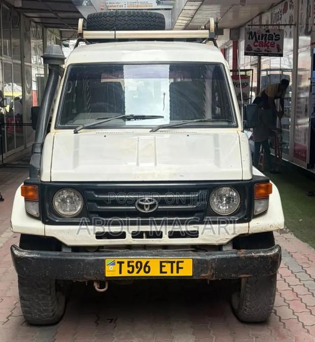 Toyota Land Cruiser Prado 2.7 2023 White