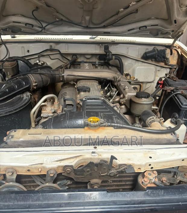 Toyota Land Cruiser Prado 2.7 2023 White