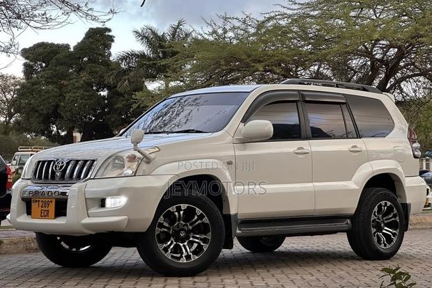 Toyota Land Cruiser Prado 2006 White