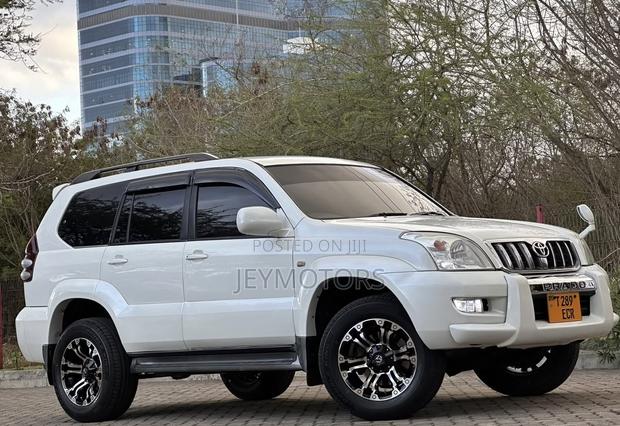 Toyota Land Cruiser Prado 2006 White