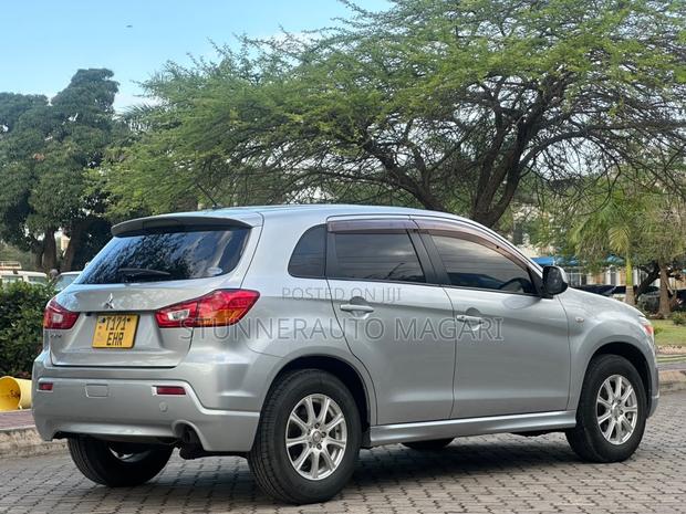 Mitsubishi RVR 2.0 2011 Gray