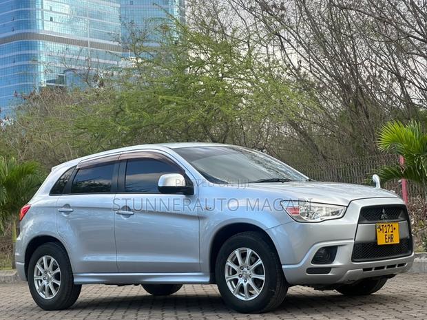 Mitsubishi RVR 2.0 2011 Gray