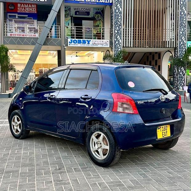 Toyota Vitz 2009 Blue
