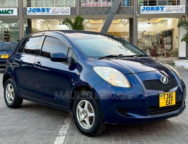 Toyota Vitz 2009 Blue