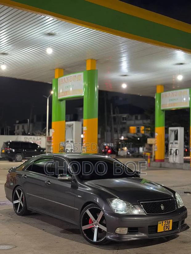 Toyota Crown 2007 Gray