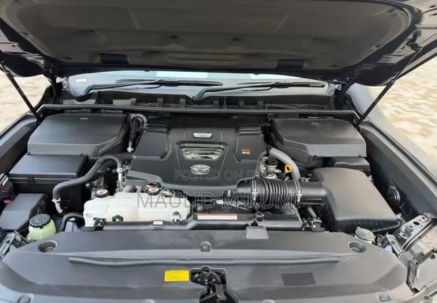 Toyota Land Cruiser 2024 Blue