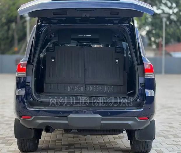 Toyota Land Cruiser 2024 Blue