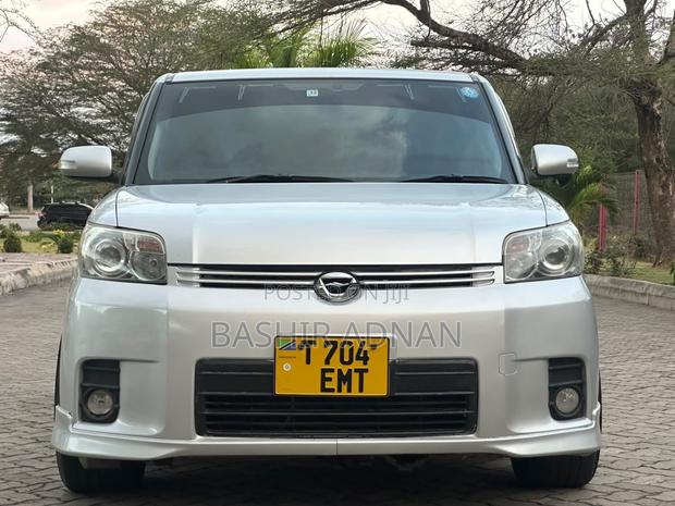 Toyota Corolla Rumion Hatchback 1.8 FWD 2009 Silver