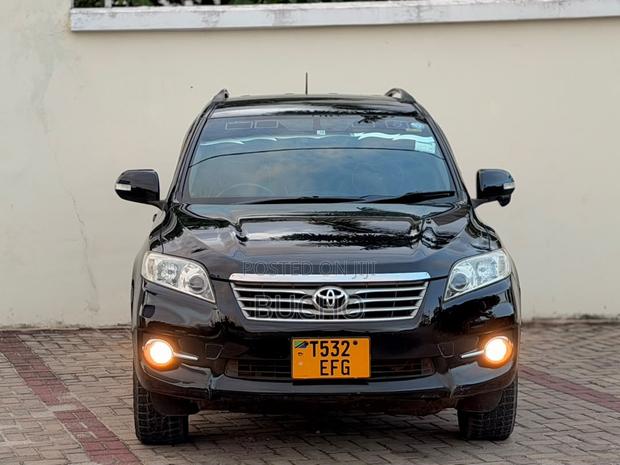 Toyota Vanguard 2011 Black