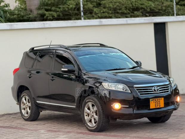 Toyota Vanguard 2011 Black