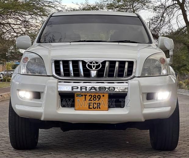 Toyota Land Cruiser Prado 2005 White