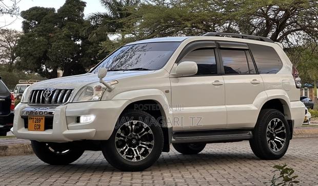Toyota Land Cruiser Prado 2005 White