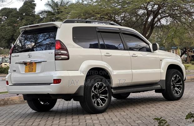 Toyota Land Cruiser Prado 2005 White