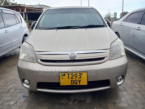Toyota Raum 1.5 FWD 2004 Gold