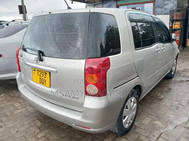 Toyota Raum 1.5 FWD 2004 Gold