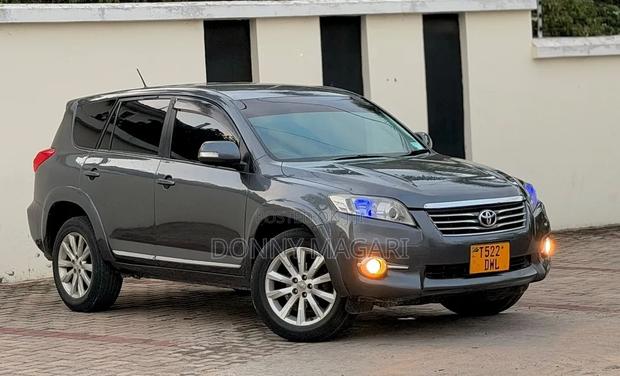 Toyota Vanguard 2011 Gray