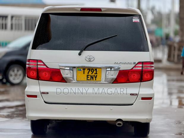 Toyota Alphard 2006 White