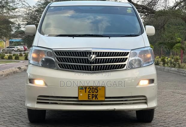 Toyota Alphard 2004 White