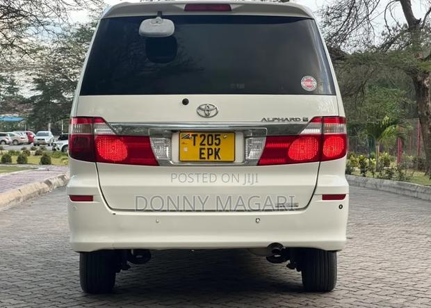 Toyota Alphard 2004 White