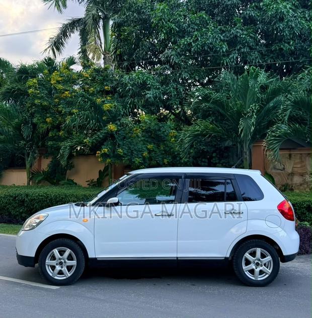Mazda Verisa 2009 White
