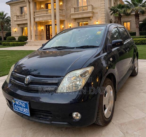 Toyota IST 2004 Black