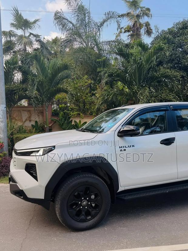 New Toyota Hilux Active (Diesel) 2026 Ivory