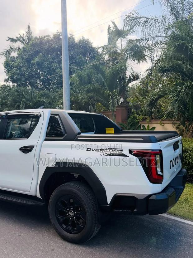 New Toyota Hilux Active (Diesel) 2026 Ivory