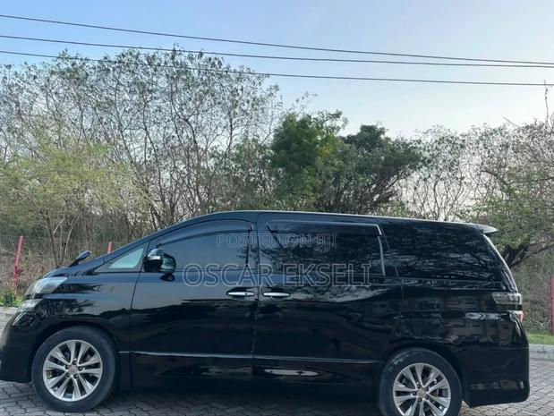 Toyota Vellfire 2009 Black