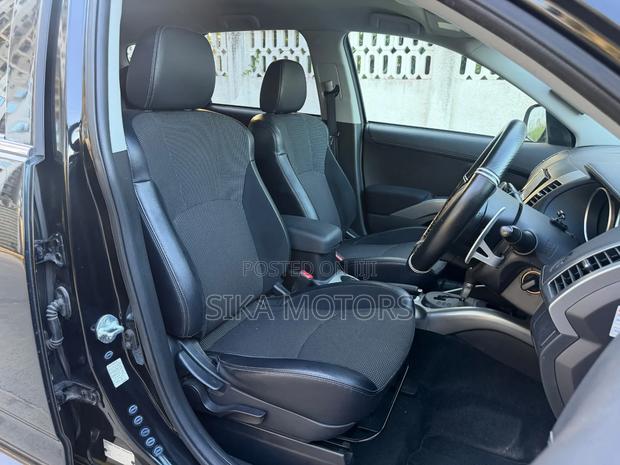 Mitsubishi Outlander 2010 Black