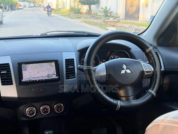 Mitsubishi Outlander 2010 Black