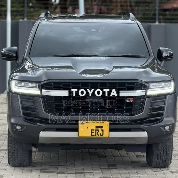 Toyota Land Cruiser 2024 Gray