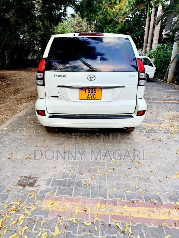 Toyota Land Cruiser Prado 2006 White