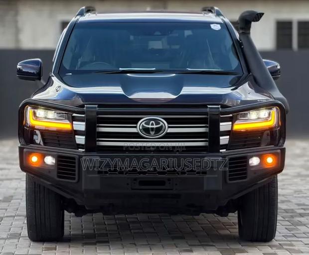 Toyota Land Cruiser LC300 2024 Teal