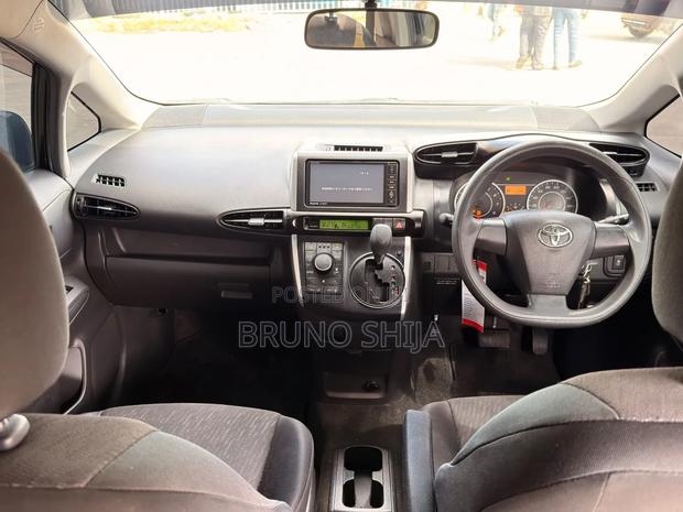 Toyota Wish 2010 Black
