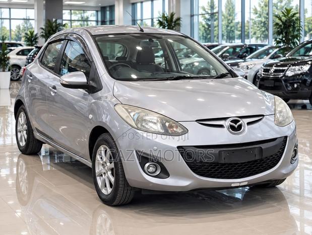 Mazda Demio 2011 Silver