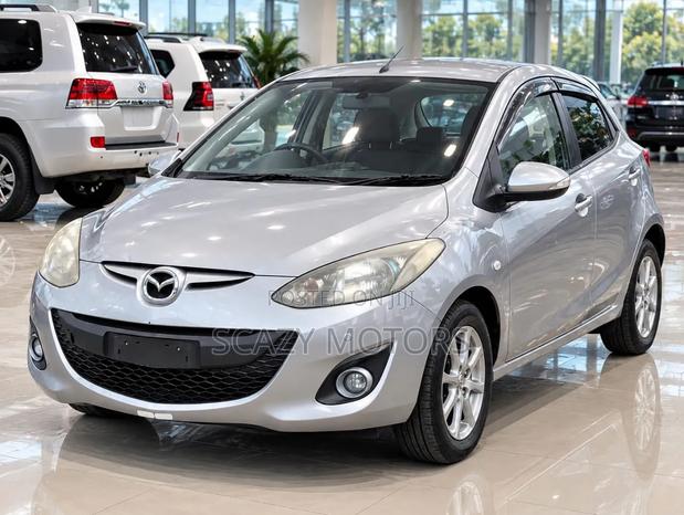 Mazda Demio 2011 Silver