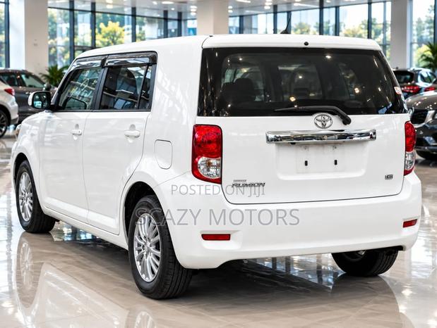Toyota Corolla Rumion 2009 White
