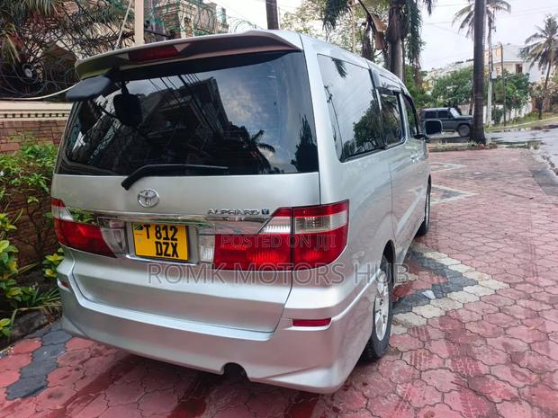 Toyota Alphard 2007 Silver