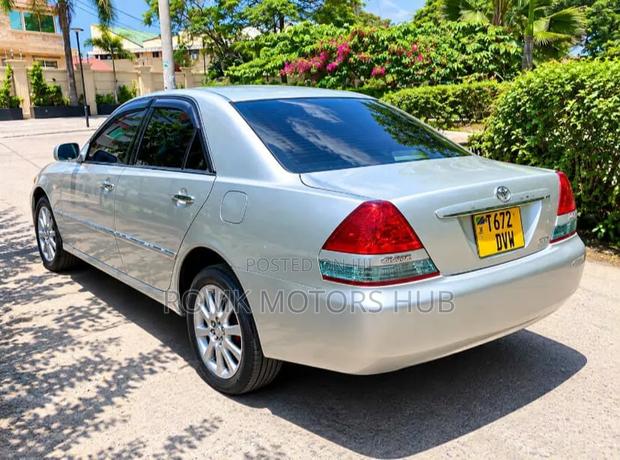 Toyota Mark II 2004 Silver