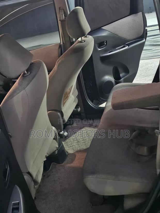 Toyota Ractis 2015 Black