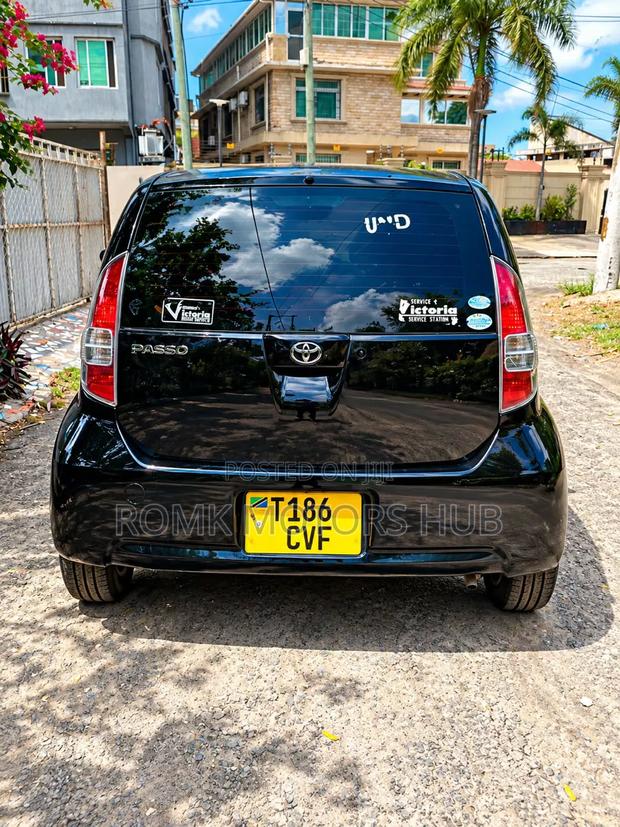Toyota Passo 2006 Black